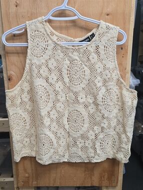 Pieces Size XL Beige Sheer Crochet Knit Cropped Tank Top